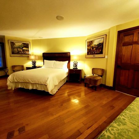 Chelsea Sun Inn Mount Bethel Ngoại thất bức ảnh